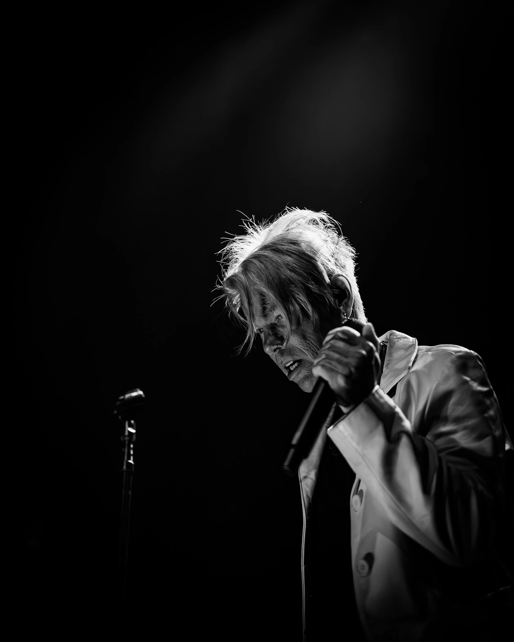 Stabbing Westward performing live, photograph 8
